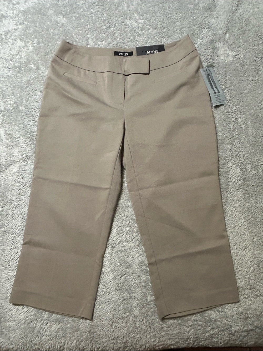 Apt. 9 Women's Cropped Capri Pants - Light Taupe